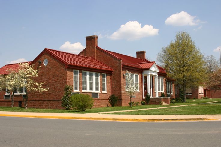 Dumfries Elementary School building